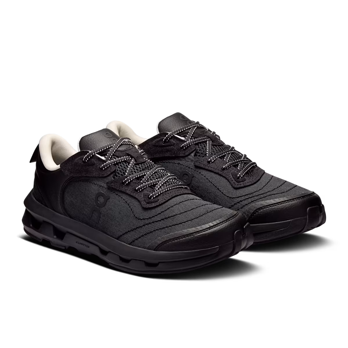 Sur la Lune de la zone nuageuse