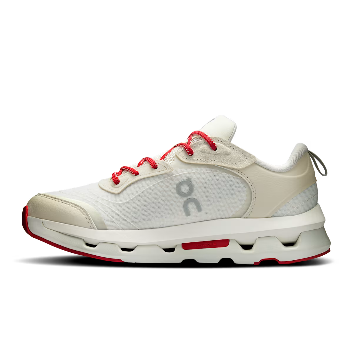 Sur la Lune de la zone nuageuse