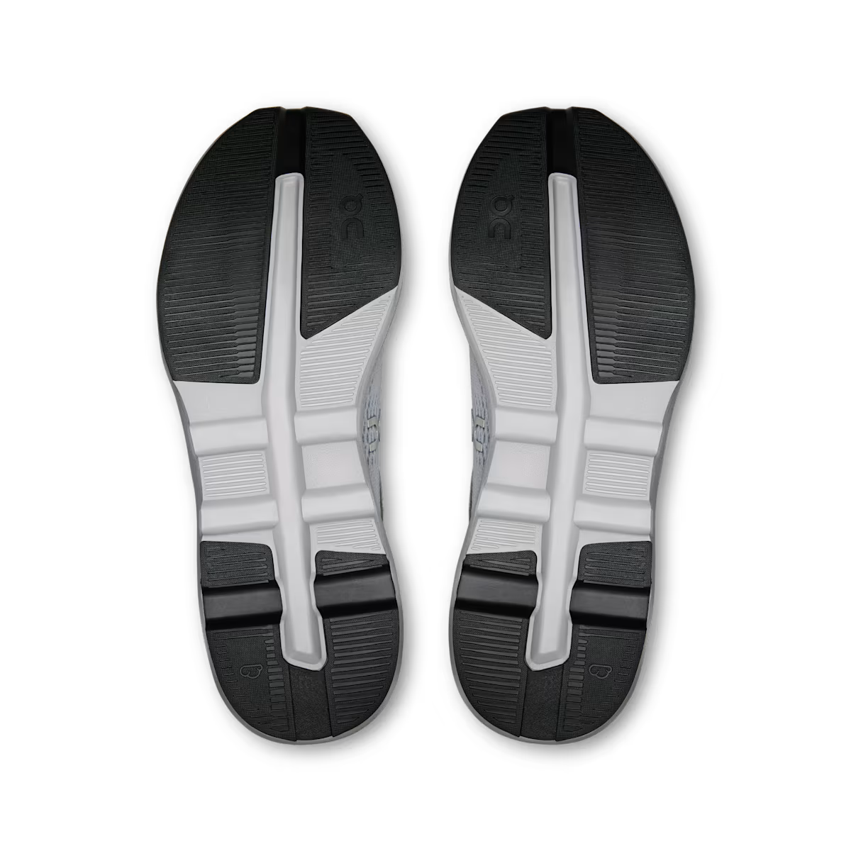 Sur la Lune de la zone nuageuse