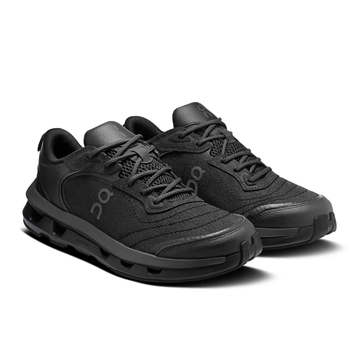 Sur la Lune de la zone nuageuse